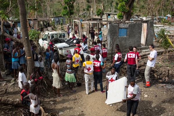 La clinique mobile de la Croix-Rouge canadienne a été la première aide humanitaire à atteindre la co