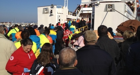 Janvier : Des bénévoles de la Croix-Rouge italienne ont assisté des naufragés du Costa Concordia 