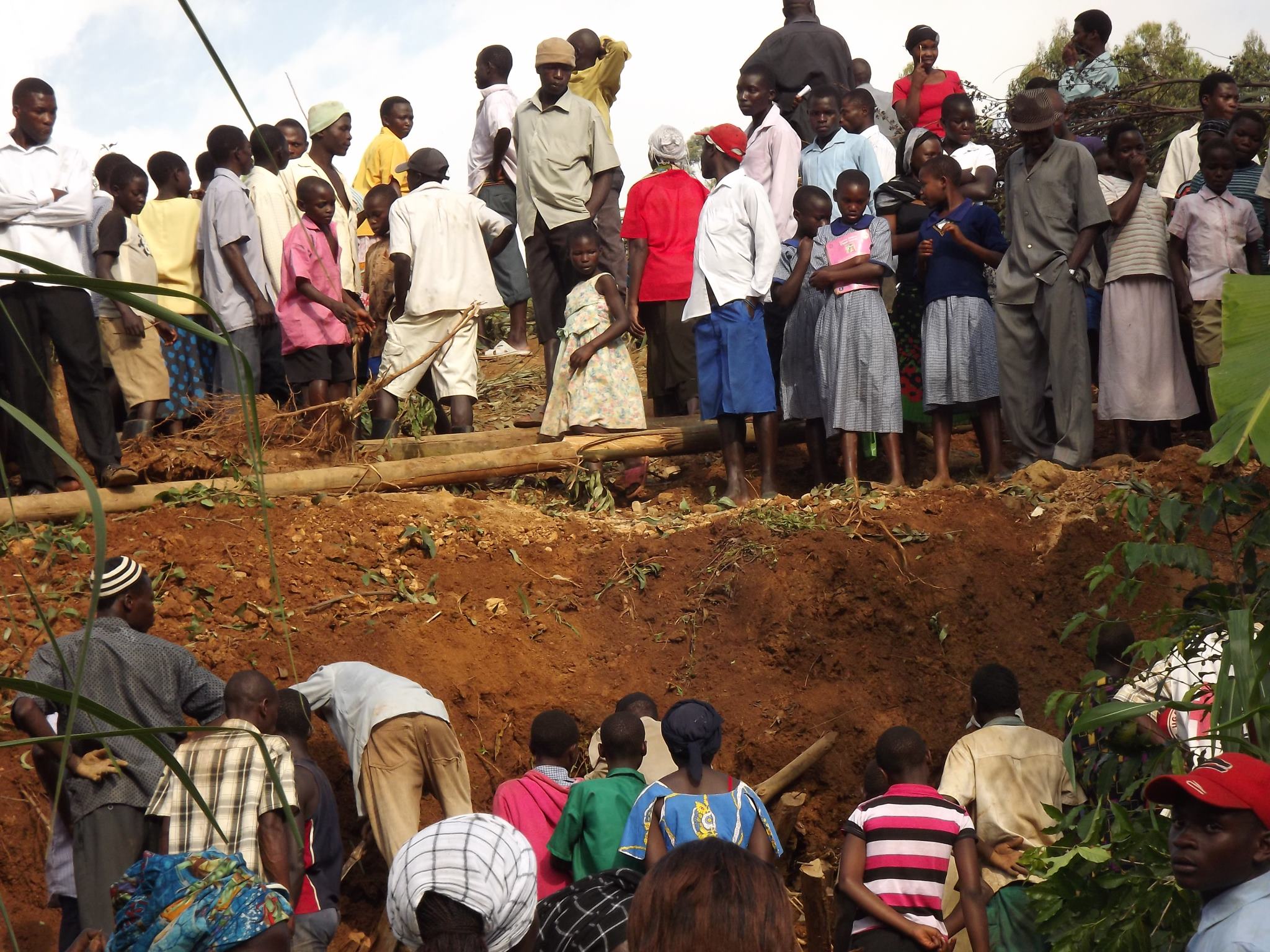 Juin : Un glissement de terrain a fait 80 morts et des centaines de disparus en Ouganda.
