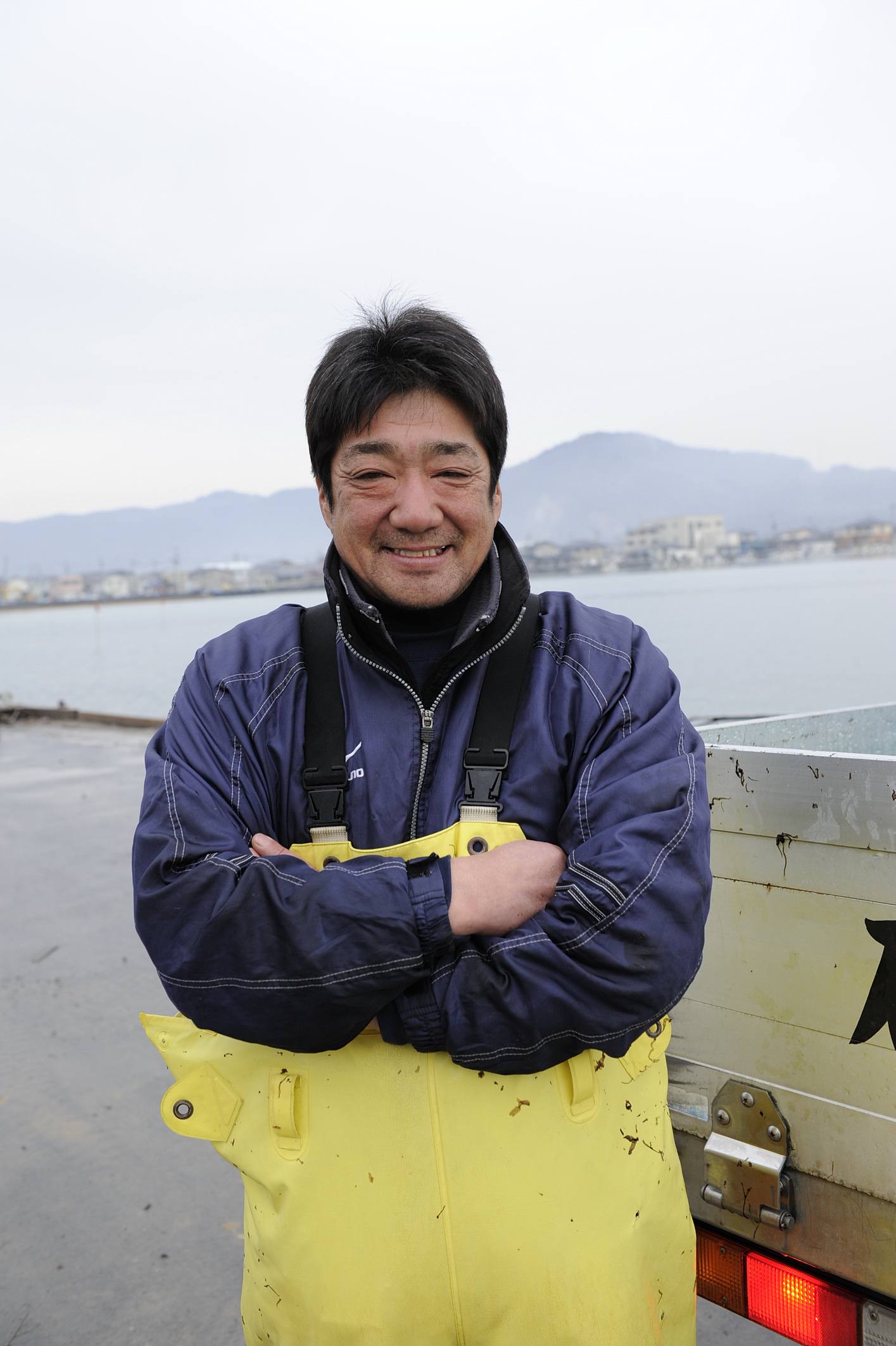 Le moral de Takehiko Nanbu va beaucoup mieux depuis qu’il a repris son commerce d’algues. M. Nanbu avoue que lorsque le tsunami s’est abattu et a tout emporté sur son passage, y compris son bateau et sa maison, il a cru ne jamais s’en sortir.  
<p>