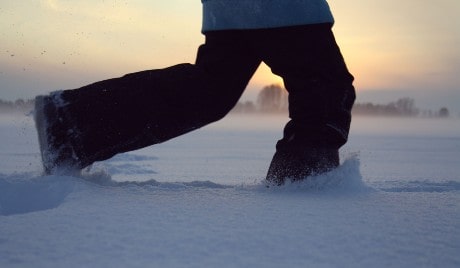 marcher dans la neige