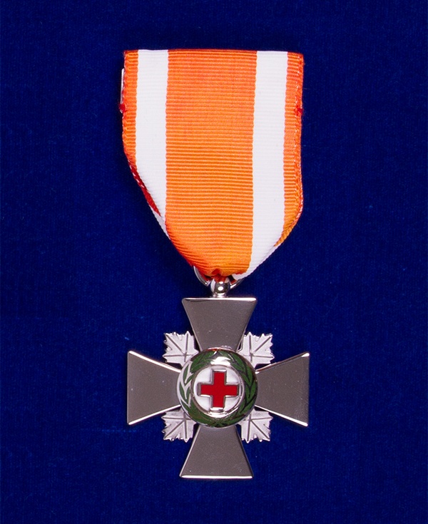 l’Ordre de la Croix-Rouge, Membre