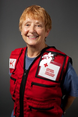 Bénévole de la Croix Rouge, Bonnie Kearns