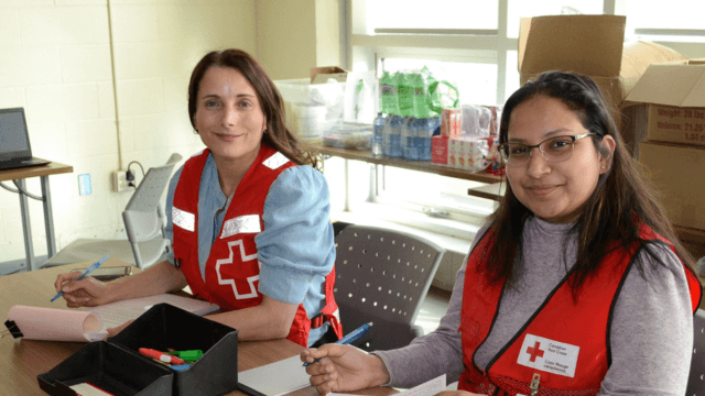 L'équipe de la Croix-Rouge canadienne lors des feux de forêt dans l'Atlantique 