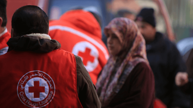 Des membres de la Croix-Rouge libanaise au service de la communauté libanaise