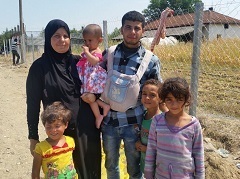 La famille Samir a quitté la Syrie et a parcouru un long et pénible chemin avant de rejoindre la frontière de l'ex-République yougoslave de Macédoine.