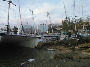 Dommages catastrophiques à Port Vila