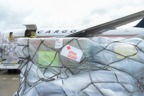 Équipement expédié de l'Ontario à l'Allemagne par avion cargo